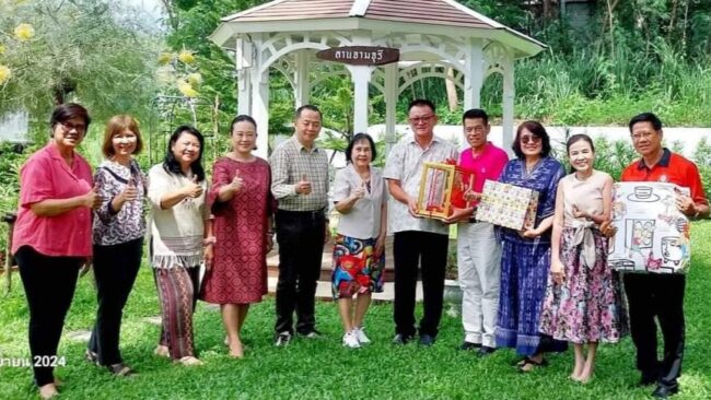นครสวรรค์ : ทีมงานอดีตคณะกรรมการสถานศึกษา โรงเรียนอนุบาลนครสวรรค์ เลี้ยงเกษียณ ผอ.สมศักดิ์ ศิริวัฒพงศ์