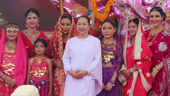 นครสวรรค์ : คเณรจตุรถี ปีที่ 15 พิธีสุดยิ่งใหญ่โดย แม่พัชรากร พุทธสีหกุล เปิดเข้าสักการะ 13-14 กันยายน ณ ต้นน้ำเจ้าพระยา