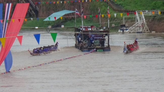 พิษณุโลก : การแข่งขันเรือยาวประเพณีชิงถ้วยพระราชทาน ประจำปี 2567