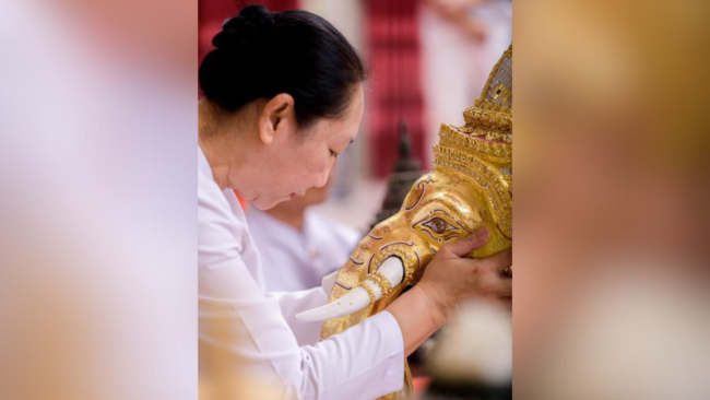 นครสวรรค์ : เปิดพิธีครอบเศียรบรมครู (กรณีพิเศษ) ให้ศิษยานุศิษย์ที่ติดภารกิจมาไม่ทัน