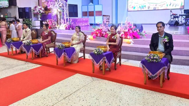 นครสวรรค์ : โรงเรียนนครสวรรค์ จัดงานมุทิตาจิตให้ผู้บริหารและคณะครู ที่เกษียณอายุราชการ