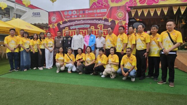 นครสวรรค์ : นายก อบจ. ร่วมเปิด เทศกาลกินเจ ศูนย์ท่ารถฯ พร้อมผัดหมี่จักรพรรดิ