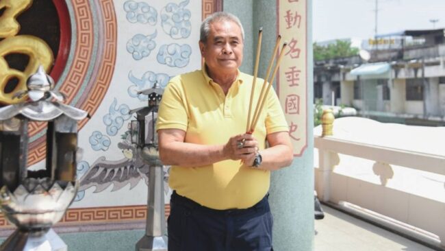 นครสวรรค์ : นายก อบจ. นำทีมฝ่ายบริหารไหว้ศาลเจ้าพ่อ-เจ้าแม่ศูนย์การค้าฯ เทศกาลกินเจ พร้อมร่วมรับประทานอาหารเจ