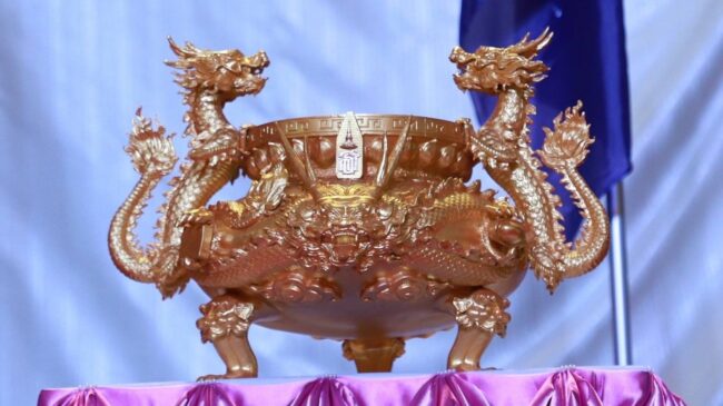 นครสวรรค์ : คณะกรรมการศาลเจ้าพ่อเทพารักษ์ เจ้าแม่ทับทิม และ สมาคมไหหนำ ร่วมพิธีสมโภชและแห่อัญเชิญกระถางธูปพระราชทาน ที่หาดใหญ่