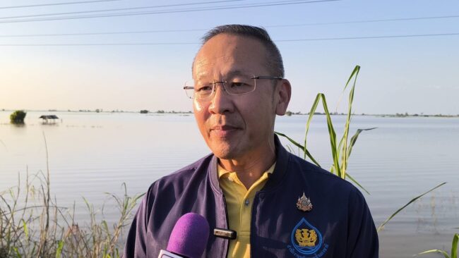 พิษณุโลก : เลขาธิการ สทนช.ลงพื้นที่ติดตามการเร่งระบายน้ำ แม่น้ำยม – น่าน