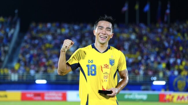 “ชนาธิป” คว้า MVP หลังซัดประตูชัย พาช้างศึก คว้าแชมป์ คิงส์ คัพ ที่สงขลา