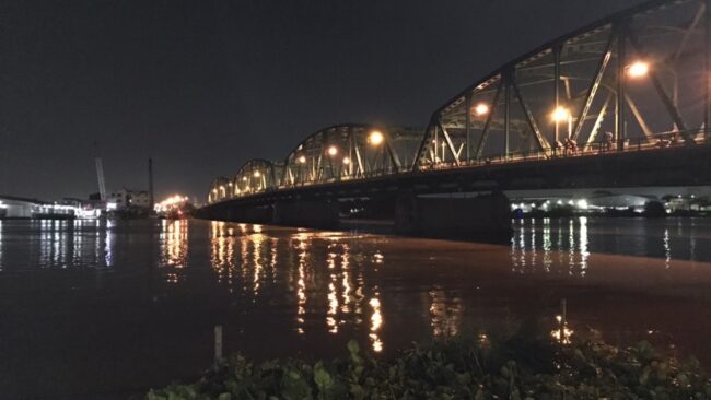นนทบุรี :​ ยังไม่พบร่าง หนุ่มป่วยซึมเศร้า​ดิ่งสะพานนวลฉวี​ ​ต่อหน้าต่อตาไรเดอร์