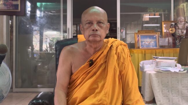 นนทบุรี : พระพยอมตำหนิพระยิงปืนกลางป่า แนะควรสึกสมัครเป็นทหารพราน ชี้พฤติกรรมไม่เหมาะสม