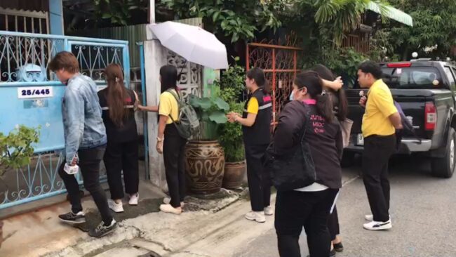 นนทบุรี : พม.ผงะ หลังเข้าช่วยเหลือเด็กวัย 8 ขวบ ถูกแม่ทุบตีเวลาเมา เผยพี่ชายเป็นคนทำคลอดน้องคนเล็กตัดสายสะดือเองกับมือ