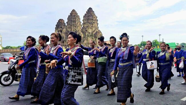 ลพบุรี : กลุ่มเกษตรกร 77 จังหวัดทั่วไทย ร่วมกับกลุ่มชาติพันธุ์ฯ ร่วมแห่กฐินสามัคคี ประจำปี 2567