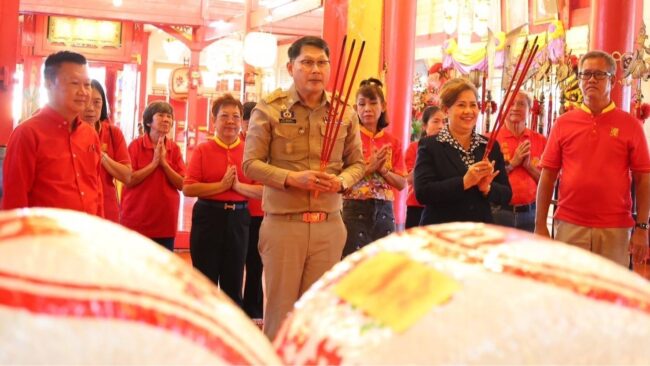นครสวรรค์ : ผู้ว่าราชการจังหวัด กราบลาสิ่งศักดิ์สิทธิ์ เพื่อเดินทางไปรับตำแหน่งผู้ว่าราชการจังหวัดพิษณุโลก