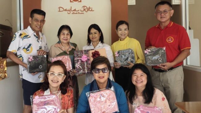 นครสวรรค์ : กลุ่มซุปเปอร์มัม จัดเลี้ยงยินดีครูอนุบาลนครสวรรค์ เกษียณ ที่สวนอาหารนกน้อย