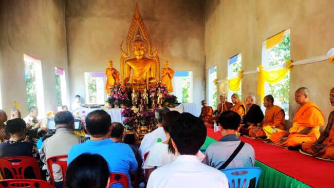 กาฬสินธุ์ : คณะสมาคมนักข่าวประชาสัมพันธ์ – คณะทัวร์บุญ จ.ราชบุรี ทำพิธีถวายพระประธาน ถวายอุโบสถ์ วัดจันทร์ประสิทธิ์
