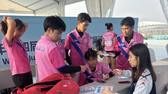 6 นักกีฬาซอฟท์เทนนิสทีมชาติไทยลุยด่านสุดหิน