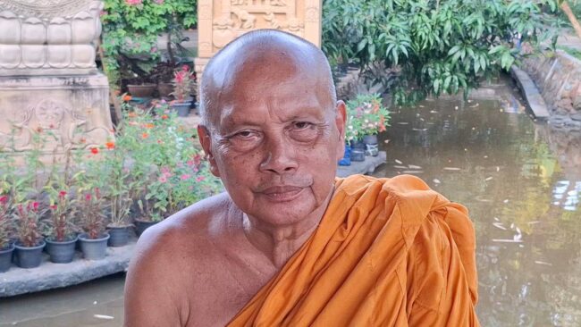 นนทบุรี : พระพยอมสอนการนั่งวิปัสนากับศพ มีจริงแต่ทำเพื่อการปลงสังขาร ไม่โอ้อวดสร้างเป็นลัทธิประหลาดหูตาทิพย์