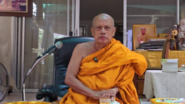 นนทบุรี​ : พระพยอม​เตือนสติชาวพุทธ อย่าเสียเวลาบูชาผี​พญาห่าก้อม​ ท้าถ้าศักดิ์สิทธิ์จริงช่วยบอกเส้นทางคนร้ายขนยาเสพติด