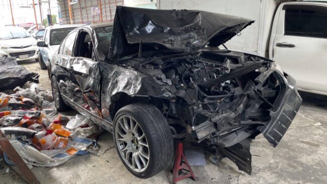นนทบุรี : ลูกชายเพชฌฆาตเรือนจำบางขวาง เข้าแจ้งความ อู่รถเอา BMW ที่จำนำไปขับชนเสียหายทั้งคัน