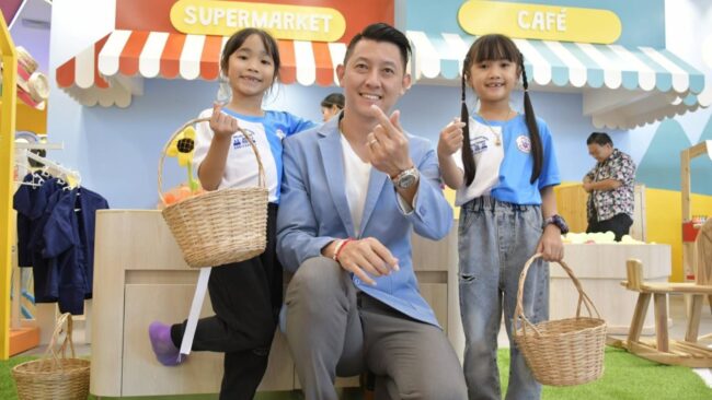 ราชบุรี : นายกเทศมนตรีฯ เป็นประธานเปิดสนามเด็กเล็กในร่ม SunDay แห่งแรกของจังหวัดรี ณ ศูนย์การค้าโรบินสันฯ