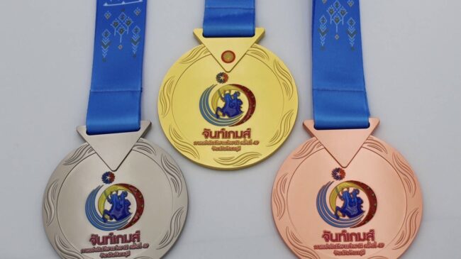 ดร.รัฐวิทย์ ตั้งเกียรติพชร เผยตั้งใจทำเหรียญรางวัลฝังพลอยเพื่อเชิดชูเกียรติแก่นักกีฬา