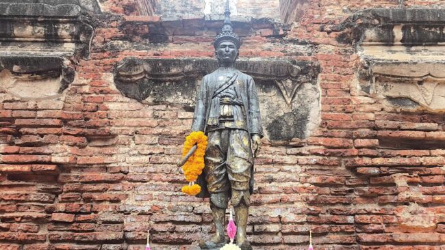 ลพบุรี : คณะกรรมการจัดงานแผ่นดินสมเด็จพระนารายณ์มหาราช ประจำปี 2568 กระทำพิธีบวงสรวง