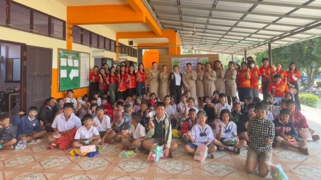 นครสวรรรค์ : นักศึกษา มรภ. ออกค่ายอาสา”โครงการจิตสาธารณะเพื่อประโยชน์ต่อสังคมและส่วนรวม ” ปลูกฝังจิตสาธารณะ เสียสละ