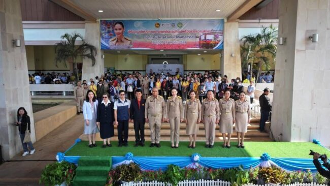 นครสวรรค์ : รมช.มหาดไทย เป็นประธานเปิดพิธีมอบอุปกรณ์ทางการแพทย์และอุปกรณ์เครื่องช่วยความพิการ