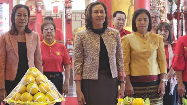 นครสวรรค์ : ผู้ว่าราชการจังหวัดฯ คนใหม่เข้าสักการะศาลเจ้าพ่อเทพารักษ์ เจ้าแม่ทับทิม