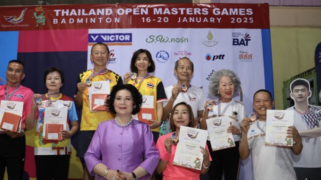 กร-คุณหญิงปัทมา ชื่นชมคุณแม่ สุวรรนภา วัย 87 ปี ลงแข่งแบด “ไทยแลนด์ โอเพ่น มาสเตอร์เกมส์”