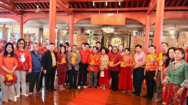 นครสวรรค์ : พิธีอัญเชิญอากง-อาม่ามาที่โต๊ะ “วันโซวตา” เตรียมอัญเชิญออกแห่ ในงานประเพณีตรุษจีนเมืองปากน้ำโพ