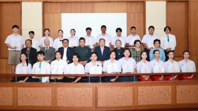 นครสวรรค์ : นักเรียนโรงเรียนชุมแสงชนูทิศสร้างชื่อรับรางวัลจากมูลนิธิศิลปินแห่งชาติ ด้านศิลปวัฒนธรรม แขนงขลุ่ย