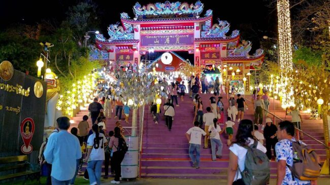 ลพบุรี : วัดเขาวงพระจันทร์ ประกาศขยายเวลา ขึ้นกราบสัการะสิ่งศักดิ์สิทธิ์บนยอดเขา