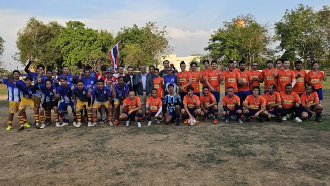 นครสวรรค์ : นายก อบจ. เปิดการแข่งขันฟุตบอลการกุศล รร.เขาทอง หาทุนอนุรักษ์อาคารเรียนเก่า แห่งเดียวในประเทศที่ยังคงอยู่
