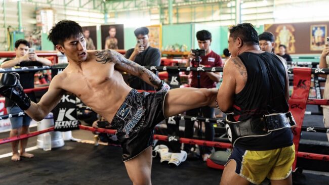 เส้นที่ 2 ต้องมา! “ตะวันฉาย” โชว์ฟิตก่อนชิงเข็มขัดคิกบ็อกซิ่ง “มาซาอากิ” ศึก ONE 172