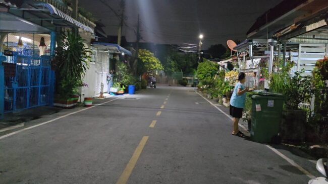 นนทบุรี : แม่สุดทนร้องสื่อหลังลูกชายด่าทอทุกวันเพื่อนบ้านก็ไม่เว้นเกรงจะเกิดเหตุร้าย