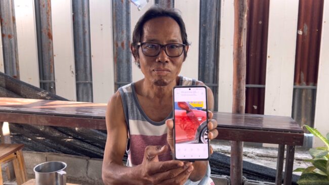 นนทบุรี : พ่อค้าก๋วยเตี๋ยวป่วยโรคไต ถูกเก๋งถอยชนไม่รับผิดชอบ ซ้ำตำรวจไม่รับแจ้งความ อ้างเป็นพื้นที่ส่วนบุคคล