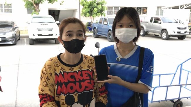 นนทบุรี : สาว นศ.ปี 2 ลืมมือถือบนเครื่องซักผ้า ถูกมือดีฉกหาย ก่อนโผล่คืนปริศนา แม่เดือด ลั่นไม่ยอมความ