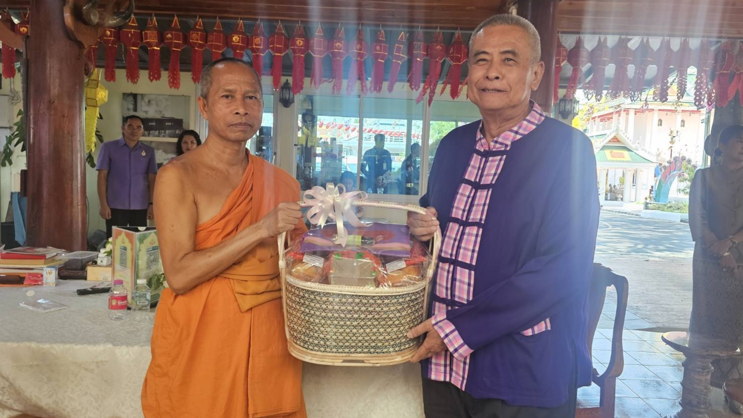 นครสวรรค์ : อบจ. ร่วมพิธีทอดผ้าป่ากองทุนพระราชทาน สมเด็จพระกนิษฐาธิราชเจ้า “กองทุนรัตนภัตต์” วัดตากฟ้า พระอารามหลวง