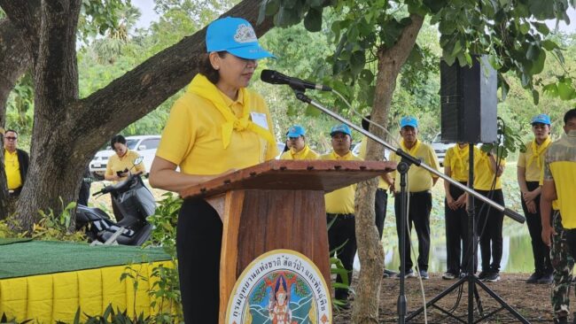 นครสวรรค์ : ผู้ว่าฯ เปิดงาน วันต้นไม้แห่งชาติ มีนายก อบจ. คณะผู้บริหาร อบจ. รองผู้ว่า ทหาร ตำรวจ เข้าร่วมกิจกรรมปลูกต้นไม้