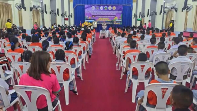 อุทัยธานี : สำนักงานขนส่ง อบรมเสริมสร้างความปลอดภัยรถโดยสาร