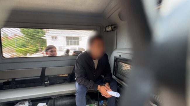 นนทบุรี : ตร.คุมตัวผู้ใหญ่บ้าน มือยิงกิ๊กหนุ่ม 6 นัด ฝากขัง เผยขอโทษกับสิ่งที่ทำลงไป