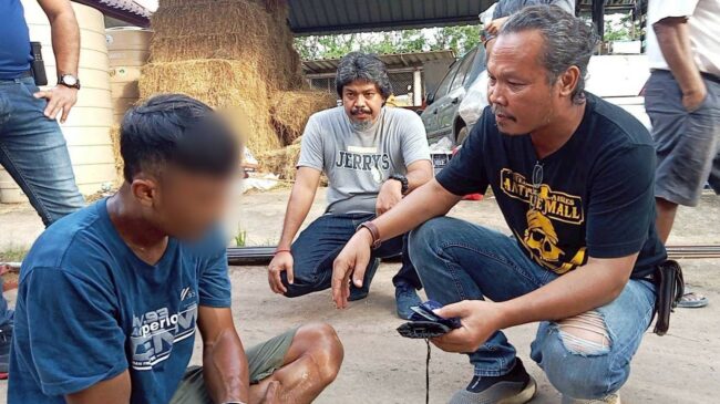 บุรีรัมย์ : หนุ่มวัย 29 เข่าทรุดกับพื้นเหงื่อท่วมหลังถูกจับยาบ้า