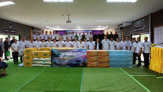 ศรีสะเกษ : รวมน้ำใจพยาบาลและเพื่อนสู่ชายแดน มอบเครื่องบริโภคและยาเวชภัณฑ์แก่ทหารหาญชายแดน