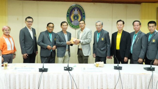 นครสวรรค์ : คณะกรรมการส่งเสริมกิจการ มร.นว. ประชุมหารือการจัดหารายได้หนุนทุนการศึกษา พร้อมรับมอบเงินจากกิจกรรม “เดิน-วิ่งสมาธิ วิสาขะพุทธบูชา”