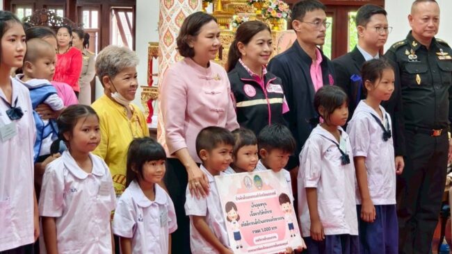 สร้างรอยยิ้มให้ประชาชนที่วัดจันเสน