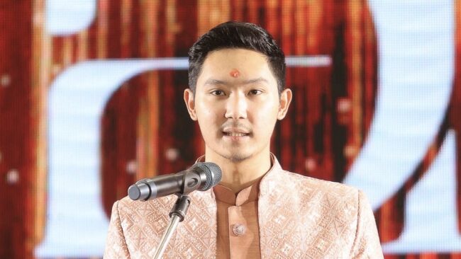 ชีส-พีรกร – เอ-พศิน เตรียมทำพิธี ลักษมีคเณศ บูชาน้ำหอมพี.เอส.ดิวาลี