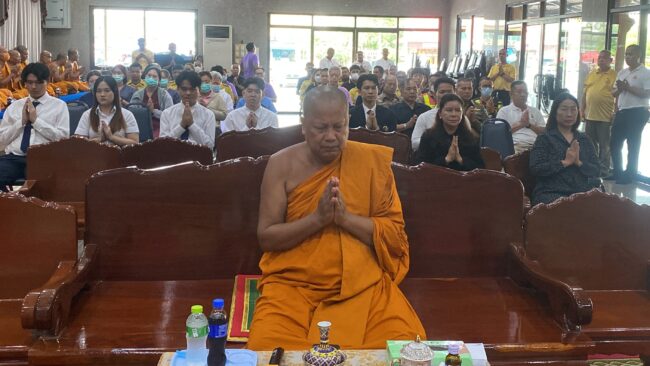 สมุทรปราการ : วัดบางพลีใหญ่กลาง จัดพิธีทำบุญอัฐิอุทิศบุญถวายให้แก่ดวงวิญญาณของอาจารย์ใหญ่ทั้ง 32 ร่าง