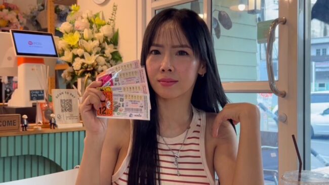 นนทบุรี : เจ้าของคาเฟ่สุดเซ็ง ถูกหวยออนไลน์ 1.4 ล้าน เวปปลอมใช้รูป “น็อตกองสลาก” ทำโฆษณาสุดท้ายบล็อกหนีไม่จ่าย