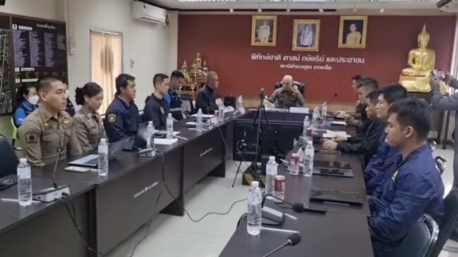 นนทบุรี : พิสูจน์หลักฐาน ประชุมตรวจสอบเส้นทางการเงิน 12 ล้านบาท ว่าเป็นเงินสีเทาหรือเป็นเงินนาย
