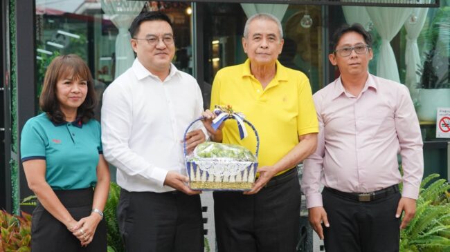 เทศบาลลาดยาวเข้าหารือ