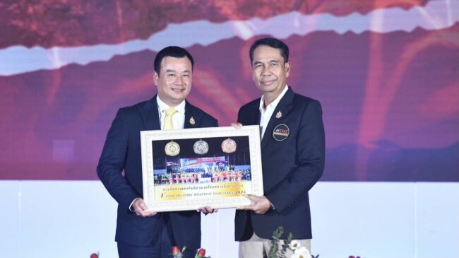 ชื่นมื่น! ‘สรวงศ์-สุทิน’ จัดฉลองชัยทัพนักกีฬามวยไทยทหาร ยินดีบรรจุกีฬาทหารโลก